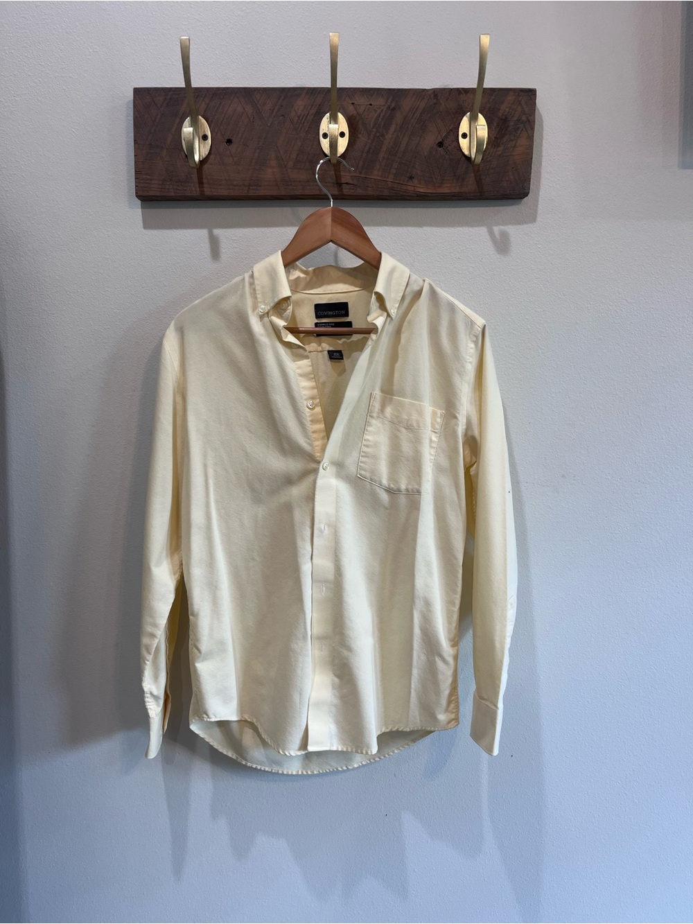Covington butter Pale Yellow Button-Up Shirt Small